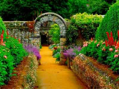 MƏTİN  (Çox qüdrətli olan)