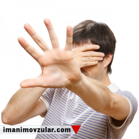 Münafiqlər qorxaq xarakterlidirlər